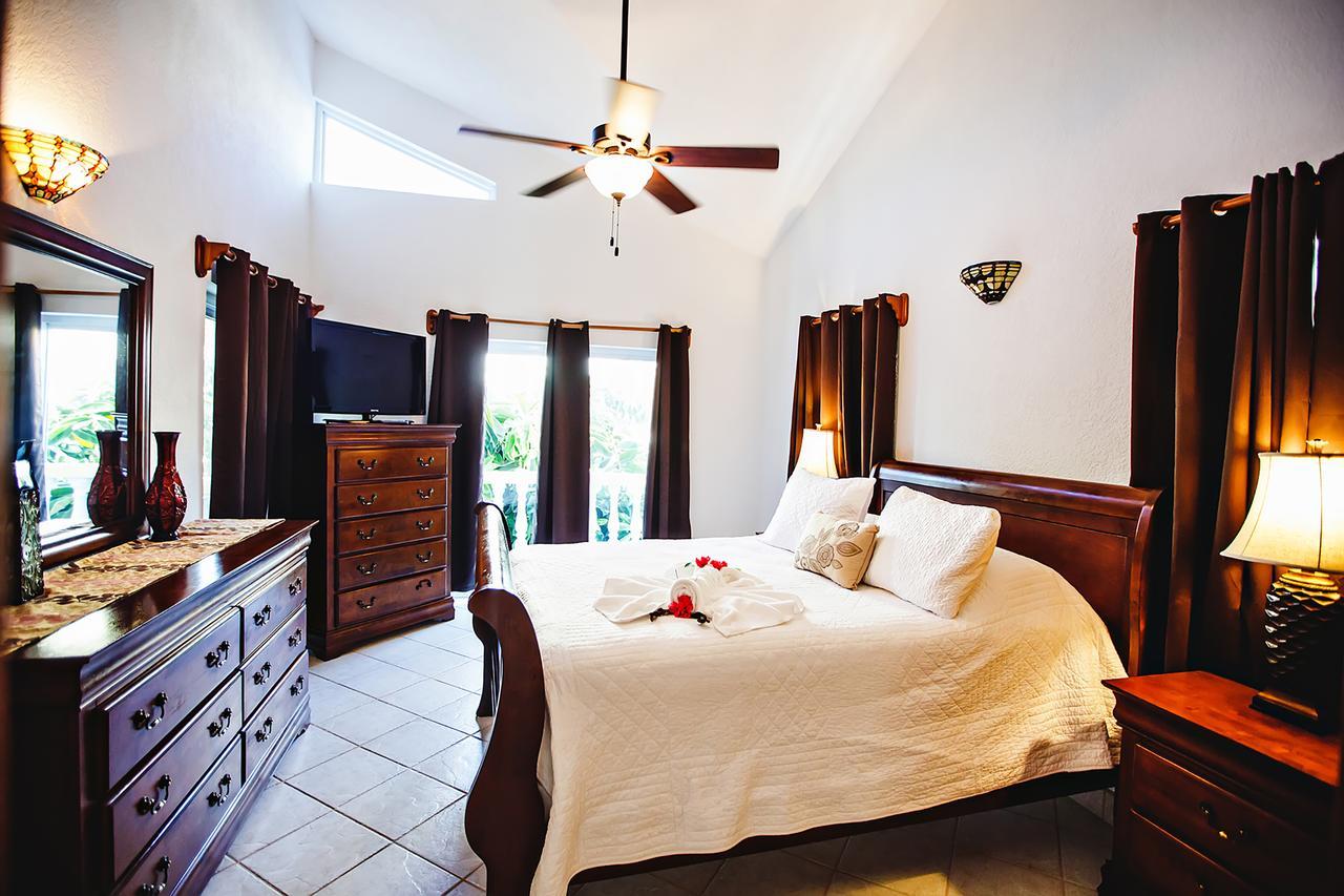 Pelican Reef Villas Resort San Pedro  Extérieur photo